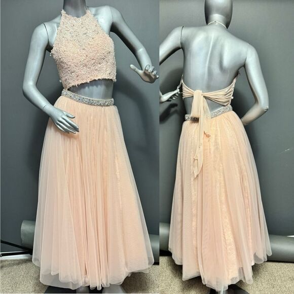 Sherri Hill (SIZE 4) Blush Pink Bedazzled 2-Pc Skirt Crop Dress - Picture 3 of 13